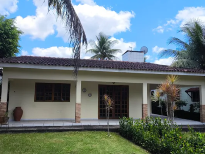 Casa de Condomínio com 3 Quartos para alugar, 320m² – Aldeia dos Camarás